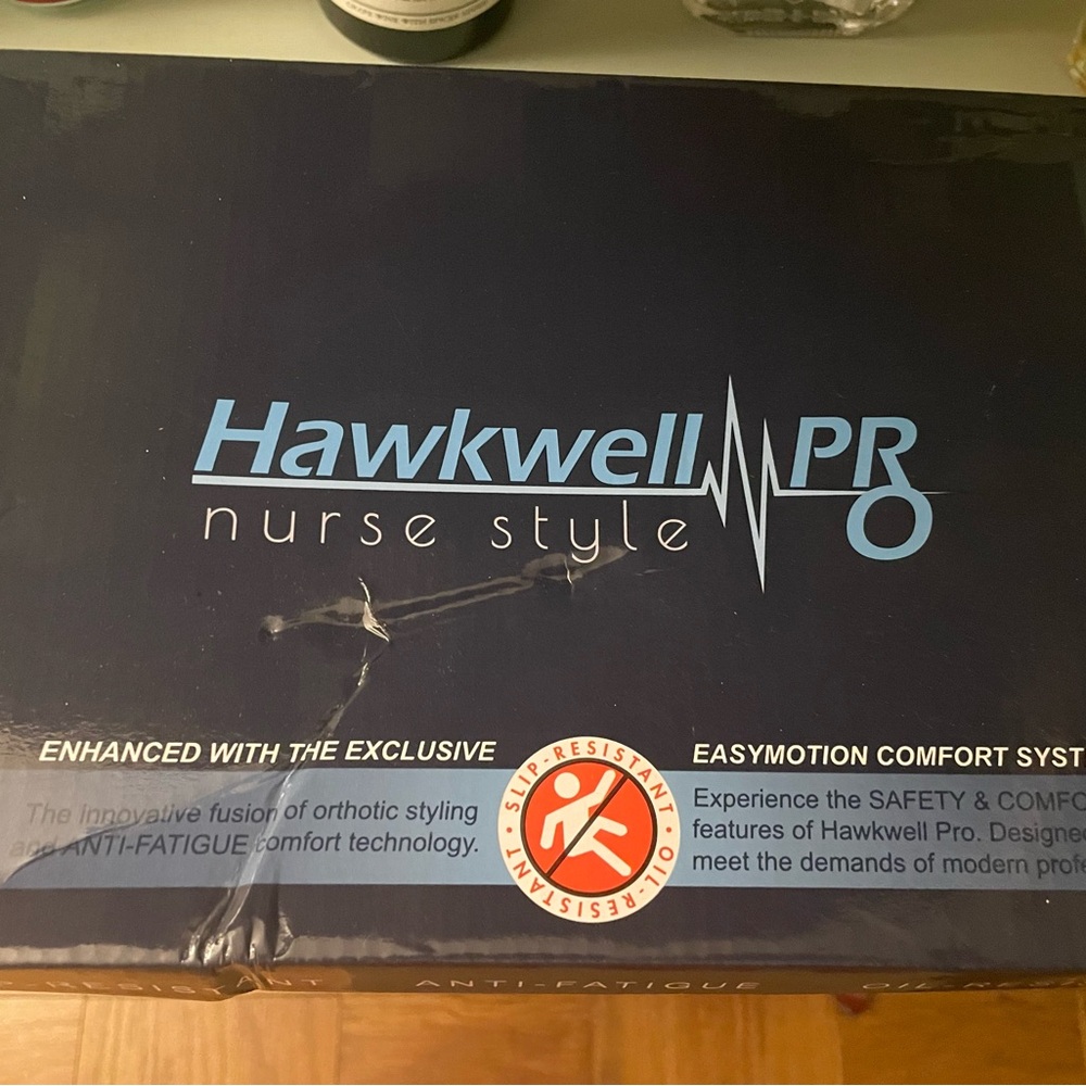 NIB Women’s Hawkwell Nursing Shoes sz. 7